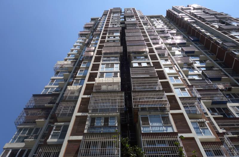 凤城玻璃幕墙：城市的“新皮肤”与绿色建筑的桥梁