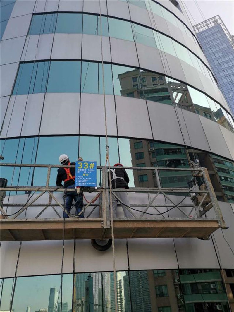 凤城玻璃幕墙：未来建筑的亮丽风景线